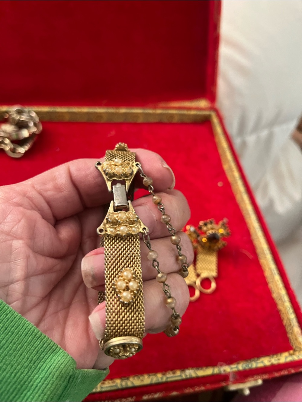 Vintage Gold-Tone Pearl Accent Bracelet
